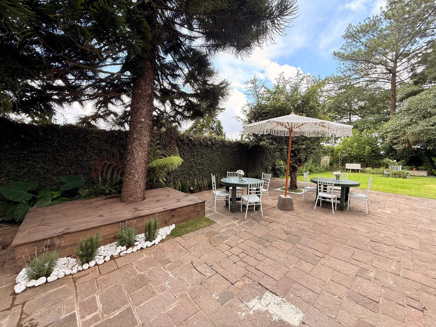 Jardín principal Casa Afloral